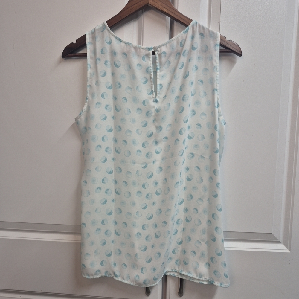 LOFT Sleeveless Blouse Round Neckline w/Pleated Detail Blue Polka Dot Pattern, S - Picture 7 of 7